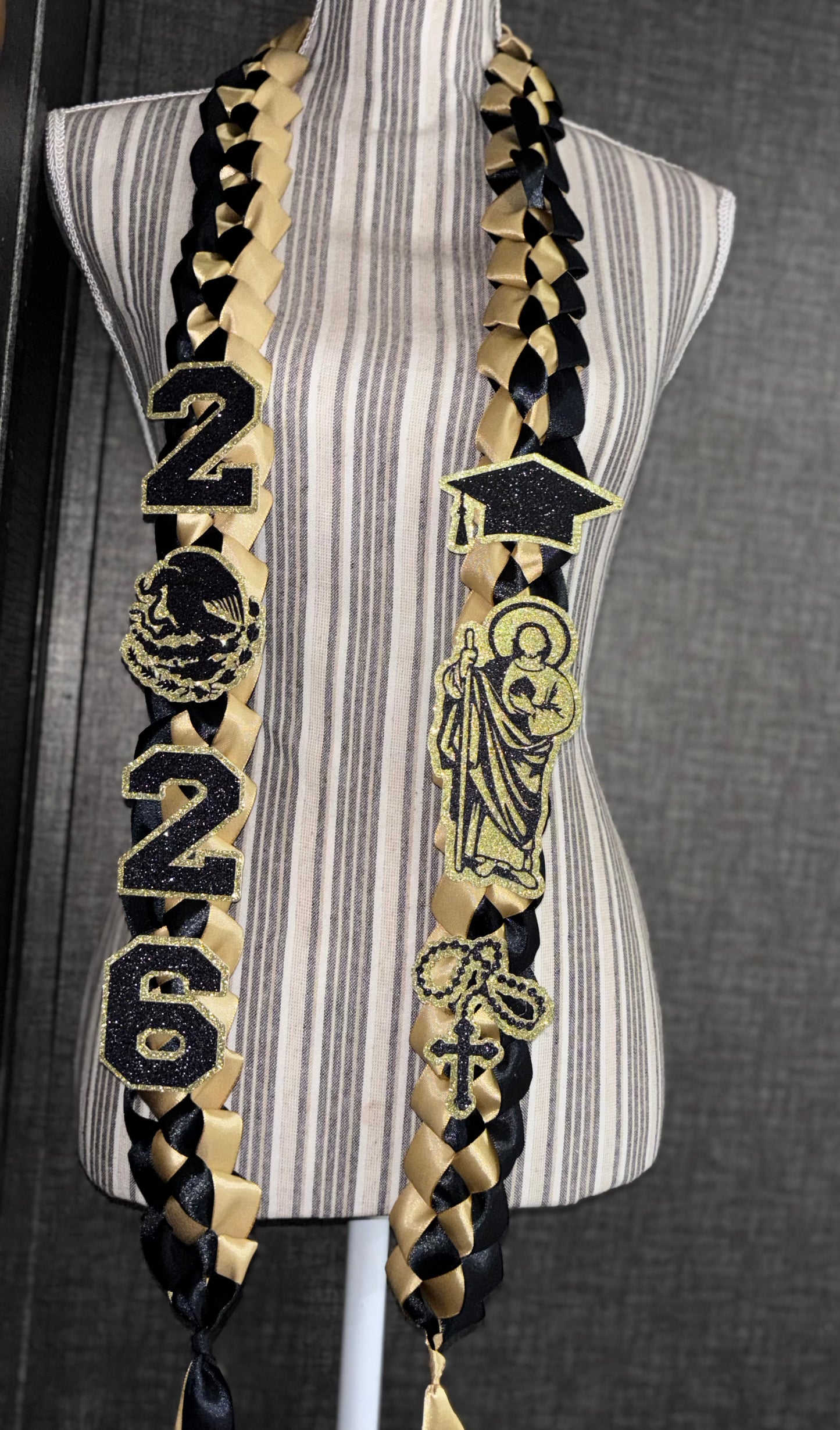 San Judas Graduation Lei